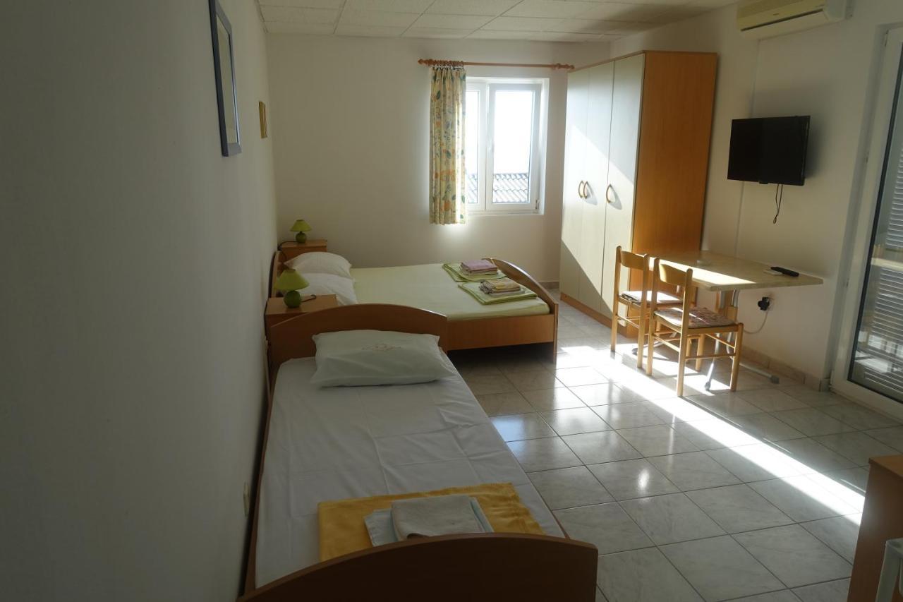 Apartments Galeb Rtina Exterior photo