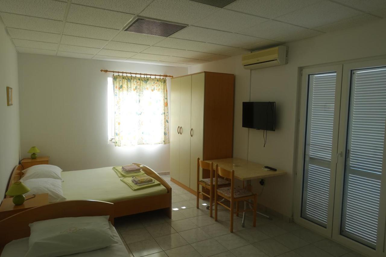 Apartments Galeb Rtina Exterior photo